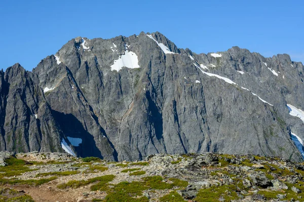 Wiesen Aussichtspunkt Unter Steilen Felswänden Nordkaskaden — Stockfoto