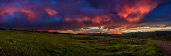 Pink Clouds Burst Sunset Yellowstone Panorama — Stock Photo, Image