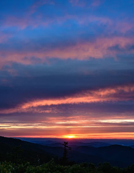 Zacht Zonsondergang Licht Vervaagt Blue Ridge Mountains Zomer — Stockfoto