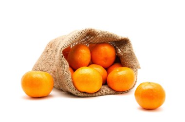 Olgun sulu mandalina beyaz izole
