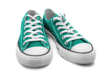 Bir çift yeni spor ayakkabı.