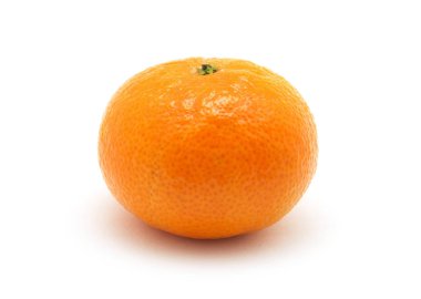 Mandarin beyaz arkaplanda izole edildi