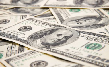 Arkaplan olarak 100 dolar..