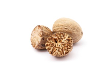 Hindistan cevizi beyaz arkaplanda izole edildi