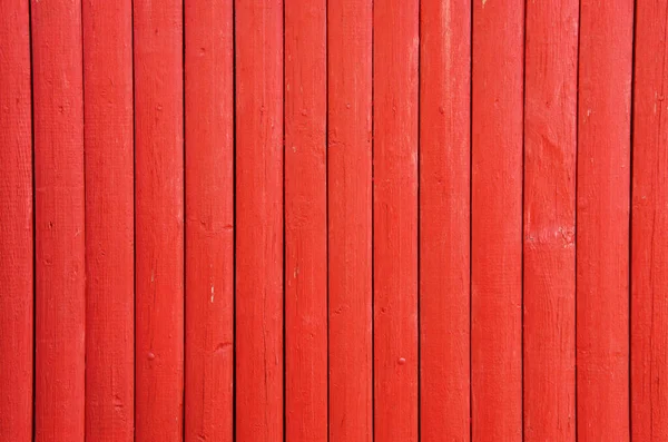 Закрыть Красной Краской Деревянные Панели Забора — стоковое фото