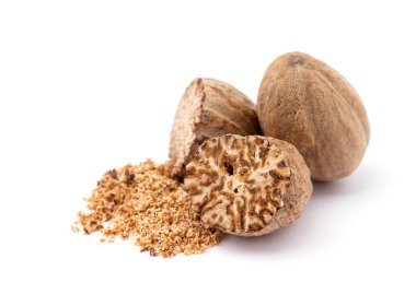 Hindistan cevizi beyaz arkaplanda izole edildi