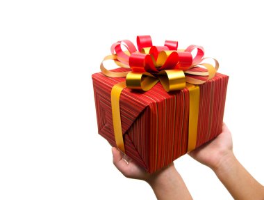Beyaz arkaplanda izole edilmiş noel hediyesi
