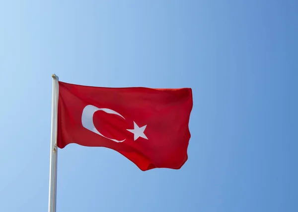 Bandera Turca Ondeando Cielo Azul — Foto de Stock