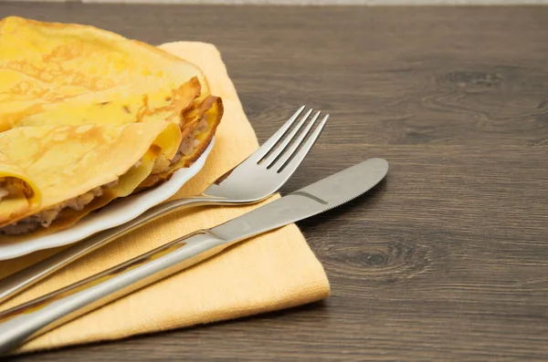 Pfannkuchen Mit Fleischfüllung — Stockfoto