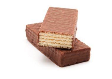 Çikolatalı waffle 'lar beyazda izole edilir.