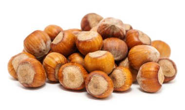 Beyaz arkaplanda fındık