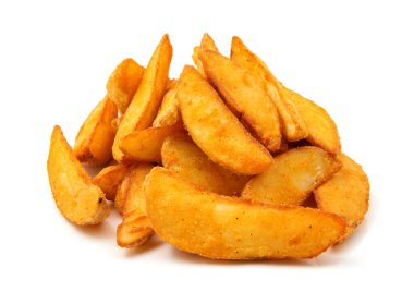 Kızarmış patates dilimleri. Fast food. Beyazda izole edilmiş