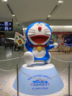 Doraemon modeli yeni Chitose Havaalanı'nda.