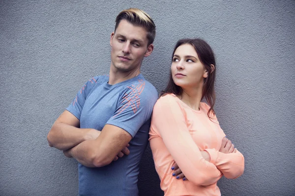 Retrato de pareja deportiva mirándose —  Fotos de Stock