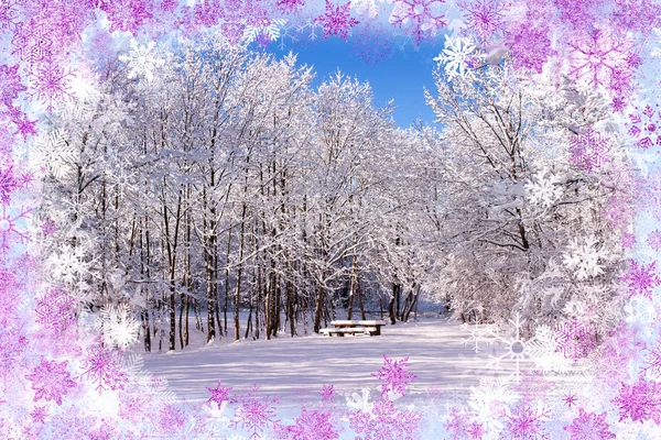 Paysage enneigé avec des arbres et des flocons de neige violets — Photo