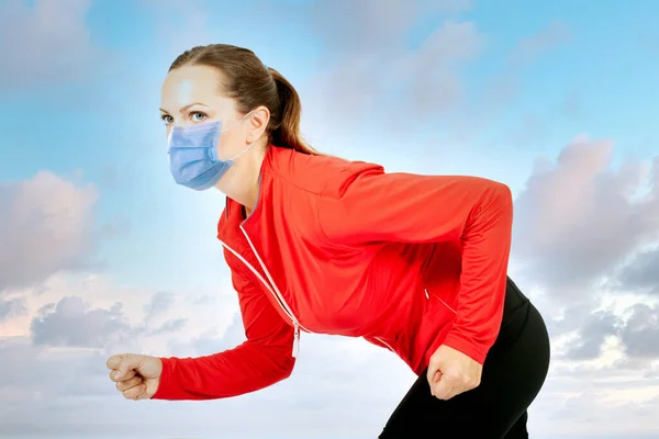 Blond Woman Jooging Outdoors Wearing Protective Mask — Stock Photo, Image
