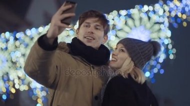 Kış selfie açık yapma genç mutlu çift.