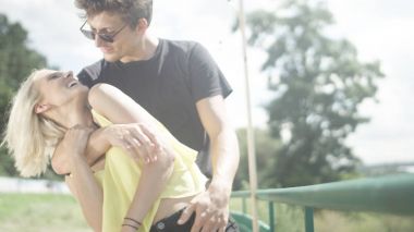 Genç güzel bir tarihte Çift. 