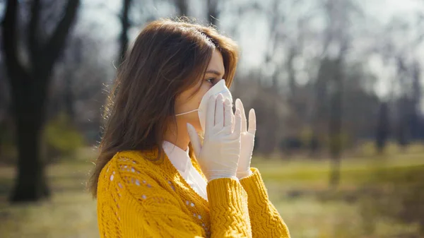 Young Student Wearing Antibacterial Mask Standing Park — Stock Photo, Image