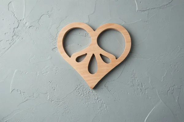 Wooden heart on gray background — Stock Photo, Image