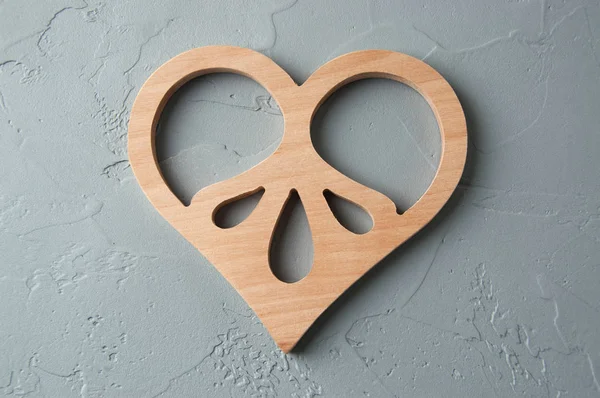 Wooden heart on gray background — Stock Photo, Image