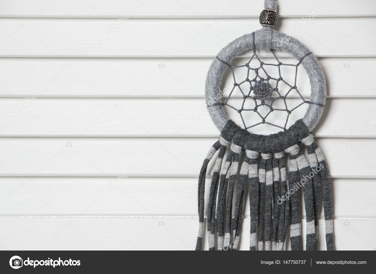 Grauer Traumfanger Stockfotografie Lizenzfreie Fotos C Voisine 147750737 Depositphotos