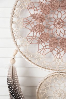 Bej kahverengi rüya yakalayıcı kapı