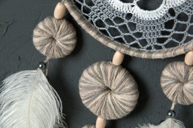 Gri beyaz rüya yakalayıcı koyu gri 