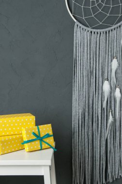 Beyaz gri rüya yakalayıcı 