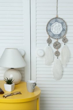 Beyaz gri rüya yakalayıcı 