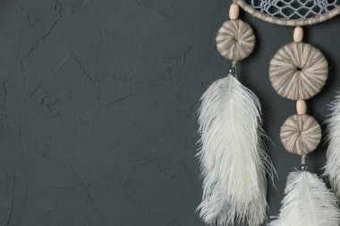 Gri beyaz rüya yakalayıcı koyu gri 