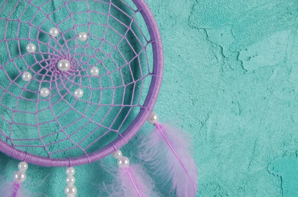 Lila rüya yakalayıcı aquamarine üzerinde — Stok fotoğraf