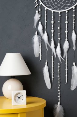 Gri beyaz rüya yakalayıcı 