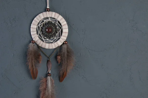 Dream catcher on gray — Stock Photo, Image