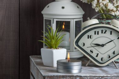 Yatak odası Dekor ahşap arka plan üzerinde