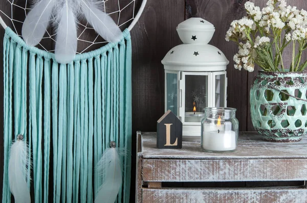 Yatak odası Dekor ahşap arka plan üzerinde