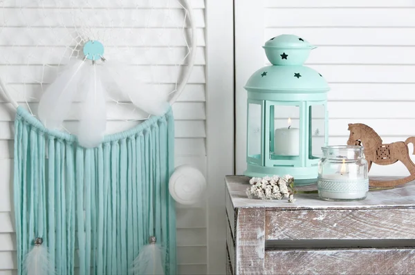 Beyaz arka plan üzerinde iç dekor