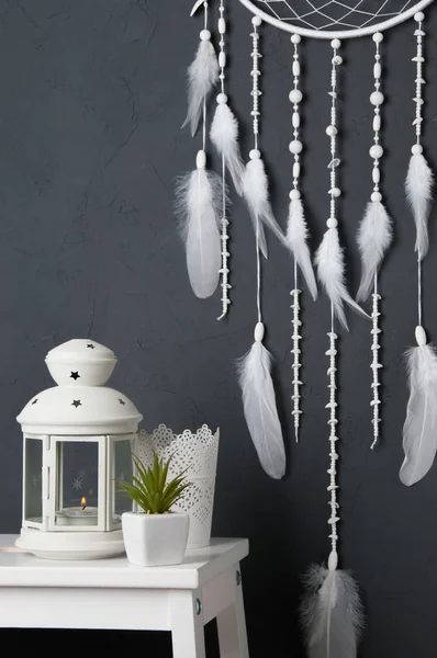 Gri beyaz rüya yakalayıcı 