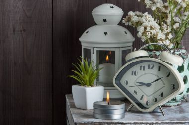 Yatak odası Dekor ahşap arka plan üzerinde