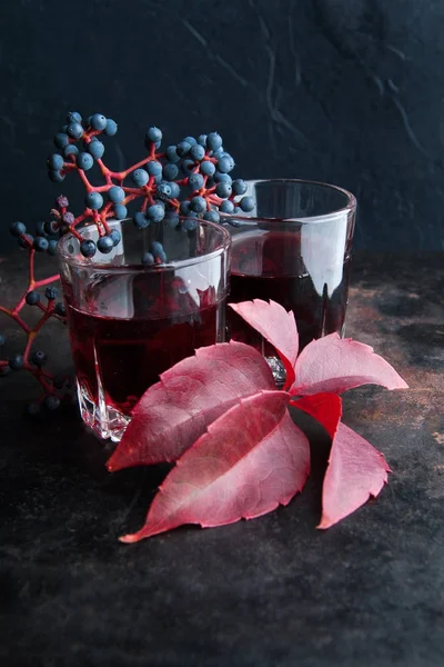 Två glas röd dryck — Stockfoto