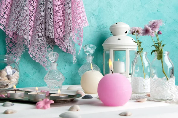 Pembe ve krem aroma mumlar