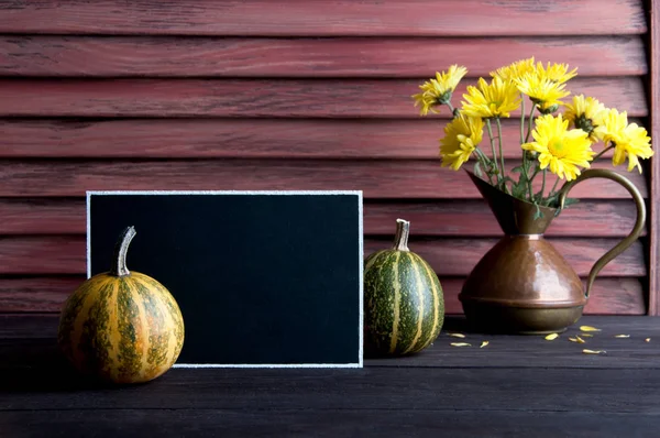 Kara tahta, kabak ve bakır sürahi