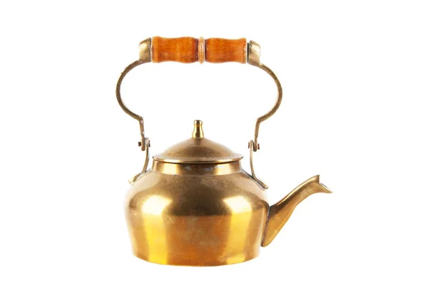 Vintage brass theepot geïsoleerd op wit — Stockfoto