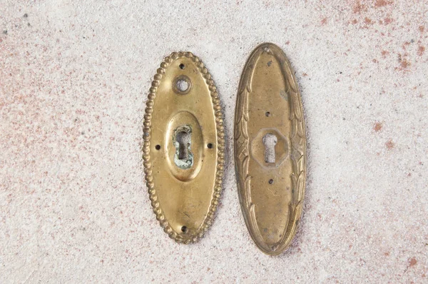 ฝาครอบล็อคกุญแจทองเหลืองโบราณ — ภาพถ่ายสต็อก
