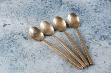Eski bronz kokteyl kaşıkları 