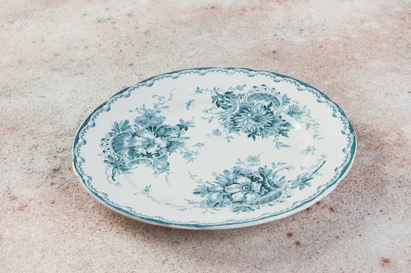 Antique Porcelain Dish Concrete Background Copy Space Text Food Photography — Stock Photo, Image