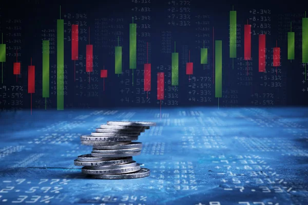 金融投资概念 股票市场或外汇交易图和烛台图以凉爽的蓝调背景货币和硬币叠加在一起 摘要财务背景 景观定位 — 图库照片
