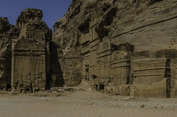 Landscapes and canyons of the abandoned city of Petra — Stock Photo, Image