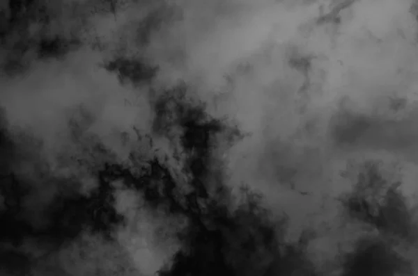 천둥 번개가 치기 전의 먹구름의 배경 — 스톡 사진