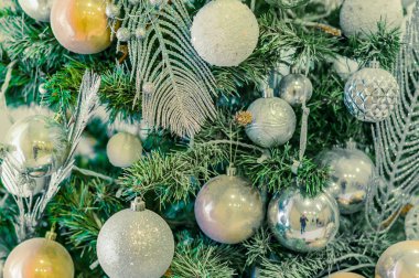 Arka planda Noel topları